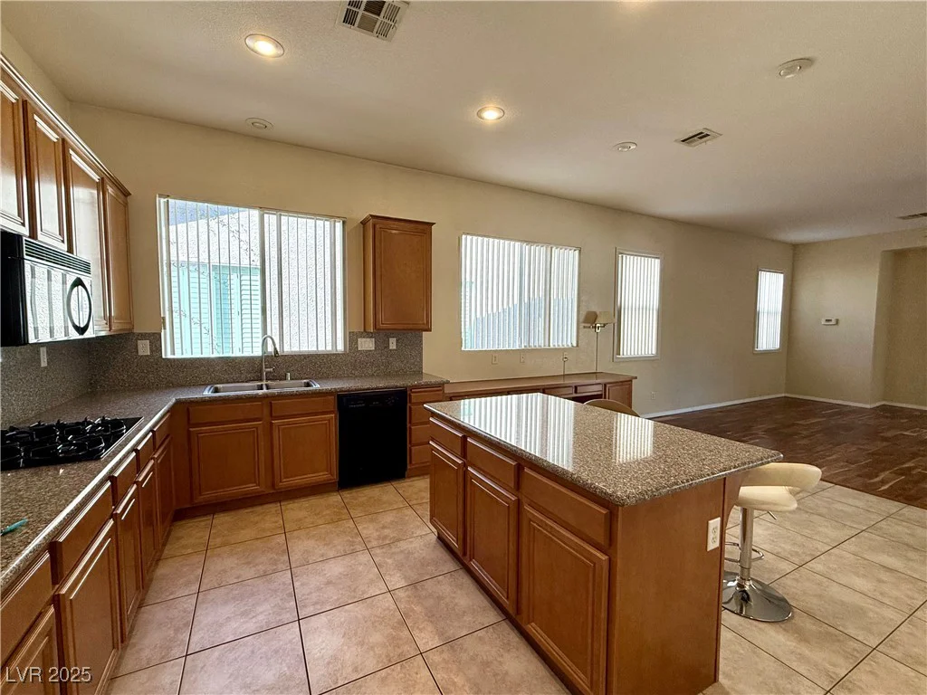 8682 Waterford Bend, Las Vegas, NV 89123