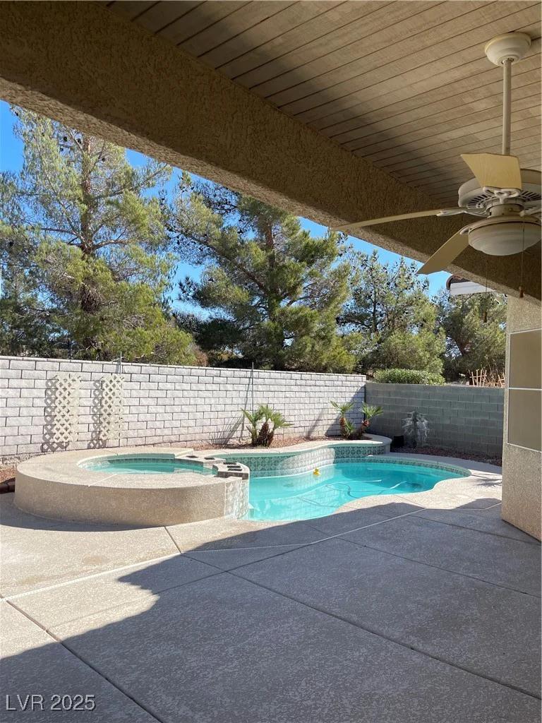 8682 Waterford Bend, Las Vegas, NV 89123