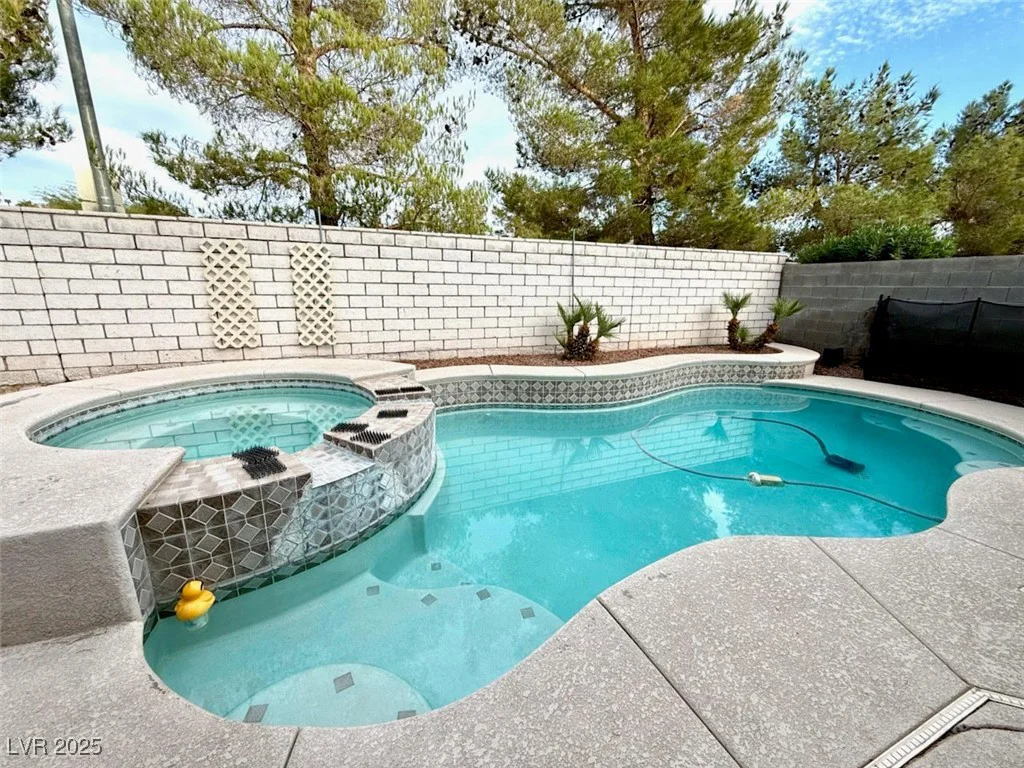 8682 Waterford Bend, Las Vegas, NV 89123