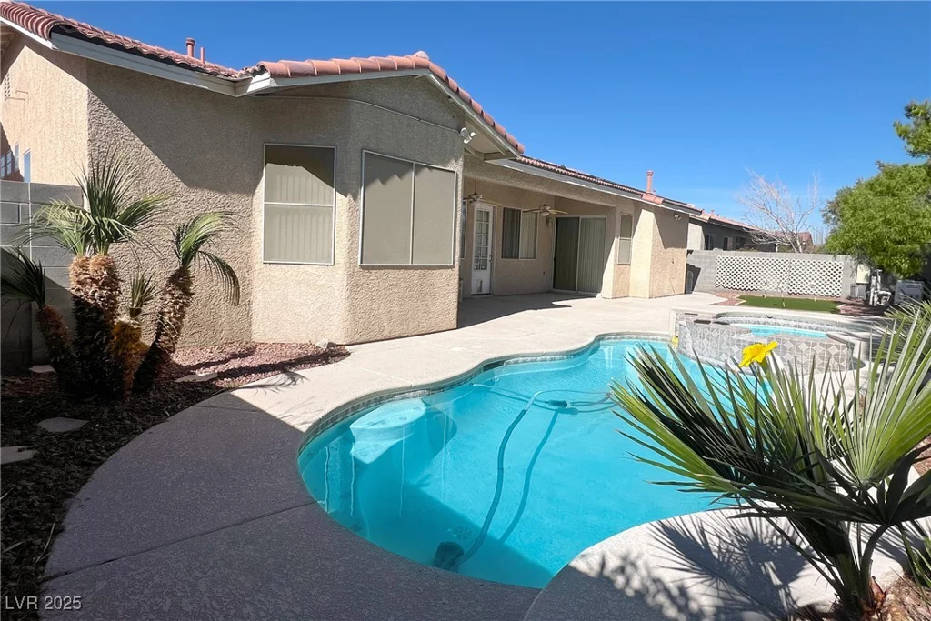 8682 Waterford Bend, Las Vegas, NV 89123
