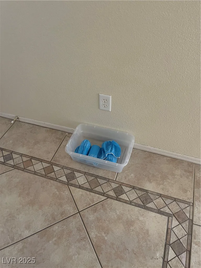 8682 Waterford Bend, Las Vegas, NV 89123