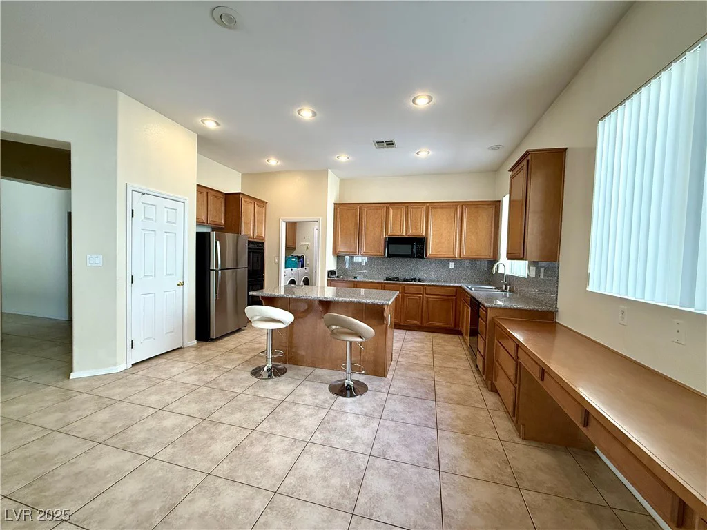 8682 Waterford Bend, Las Vegas, NV 89123
