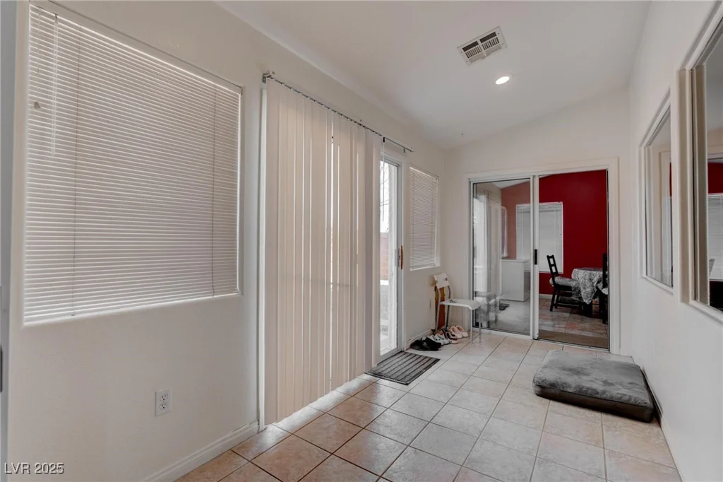 5600 Nimes, Las Vegas, NV 89141
