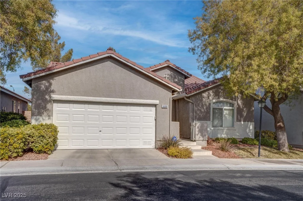 5600 Nimes, Las Vegas, NV 89141