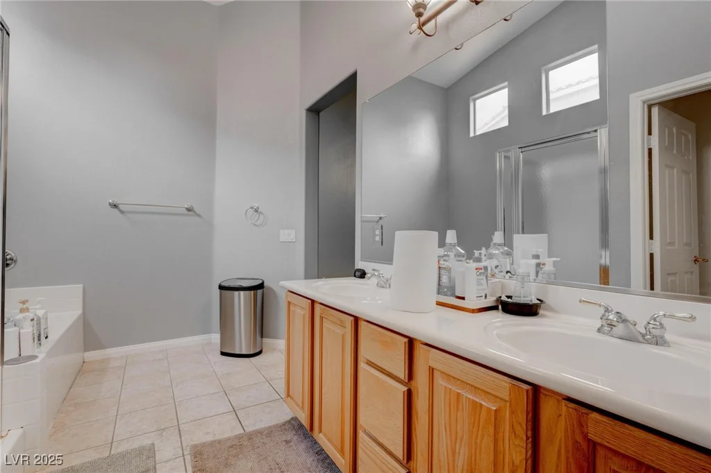 5600 Nimes, Las Vegas, NV 89141