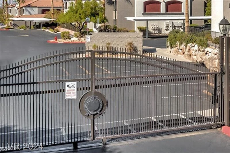 950 Seven Hills, Henderson, NV 89052