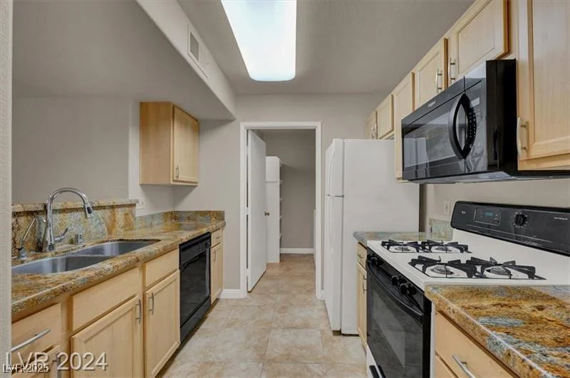 950 Seven Hills, Henderson, NV 89052