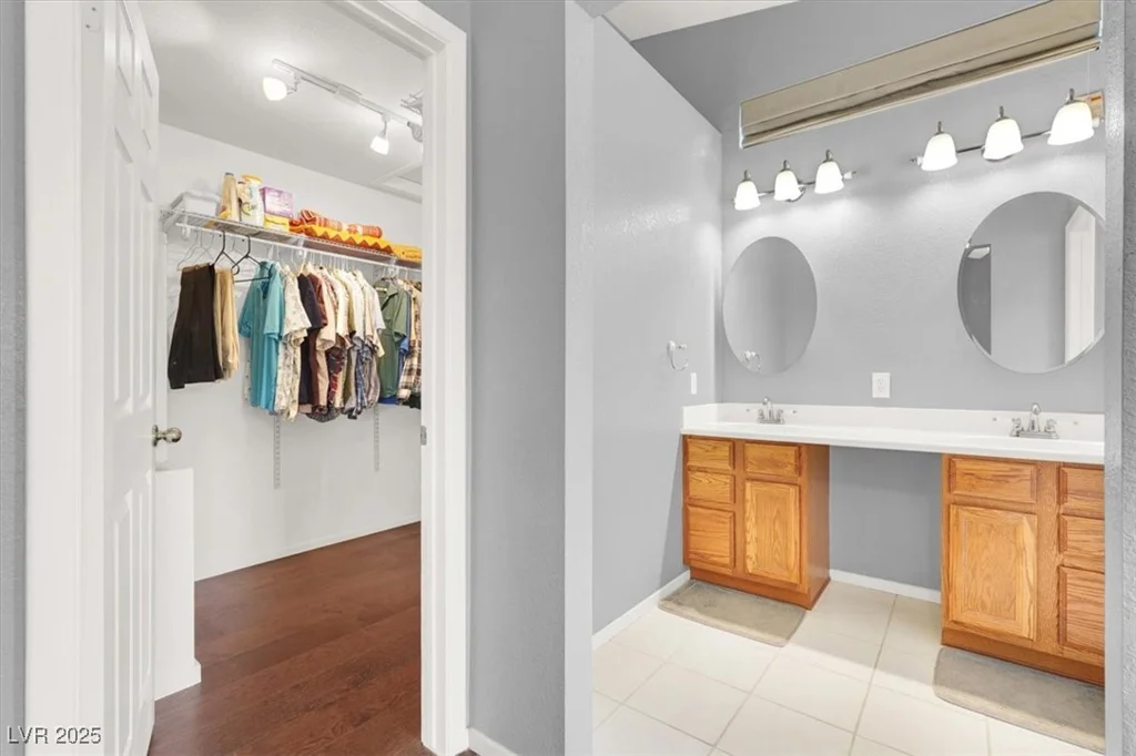2823 Camelback, Henderson, NV 89074