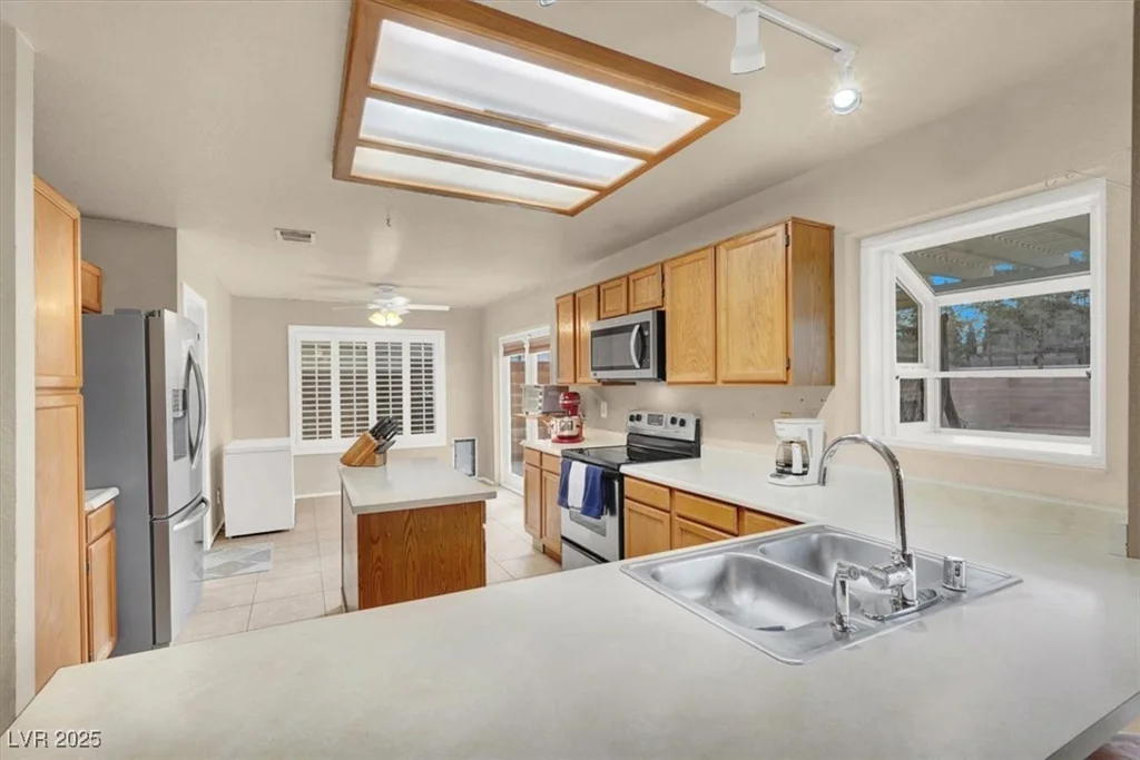 2823 Camelback, Henderson, NV 89074