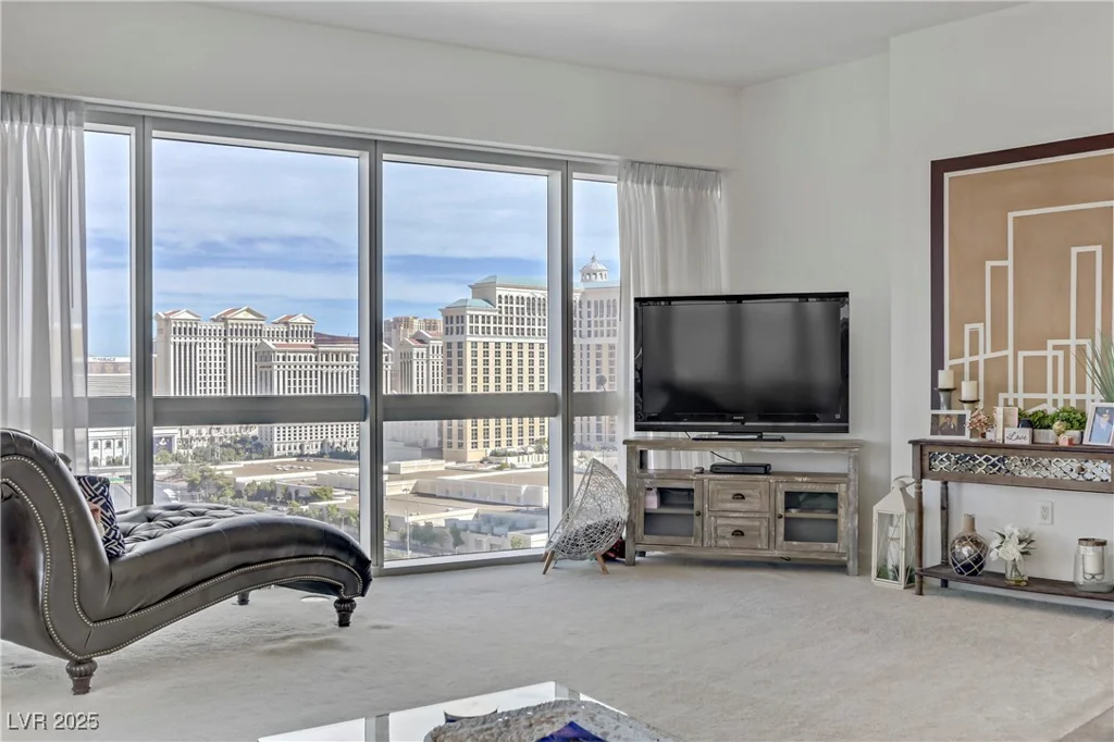 4471 Dean Martin, Las Vegas, NV 89103