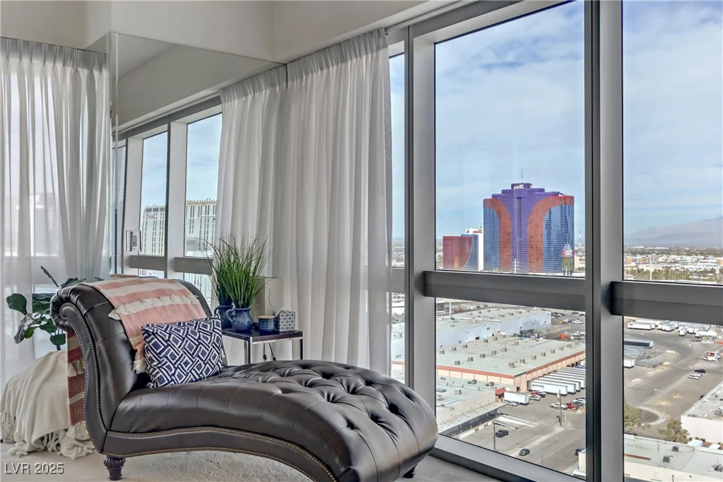 4471 Dean Martin, Las Vegas, NV 89103