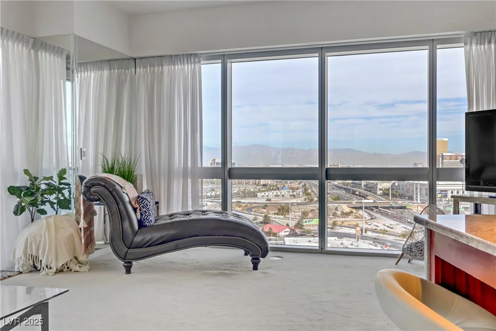 4471 Dean Martin, Las Vegas, NV 89103