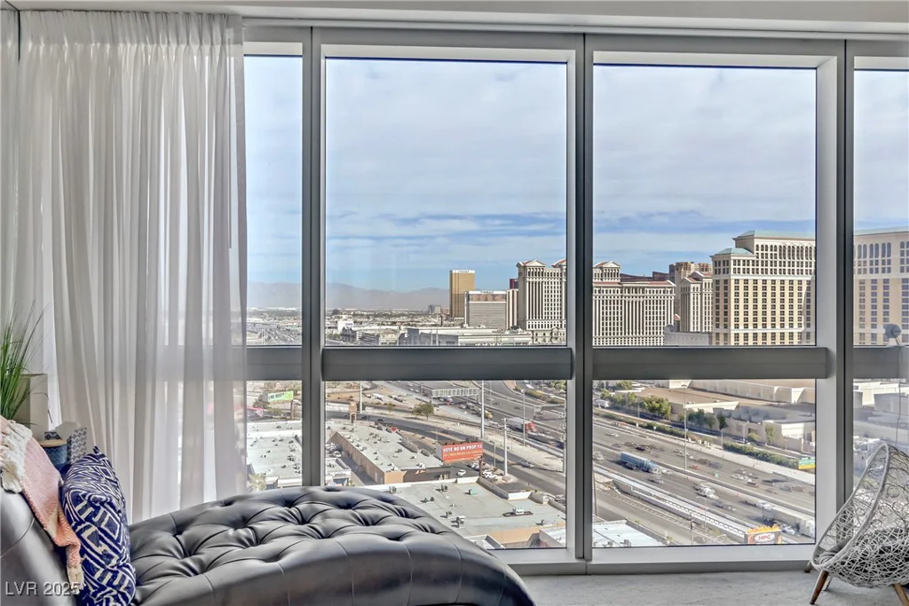 4471 Dean Martin, Las Vegas, NV 89103