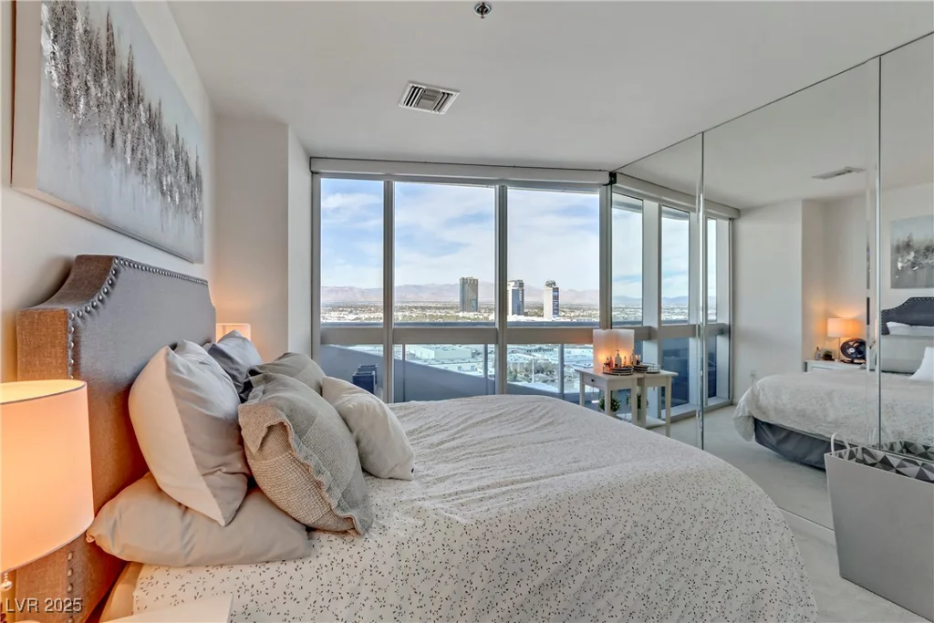 4471 Dean Martin, Las Vegas, NV 89103
