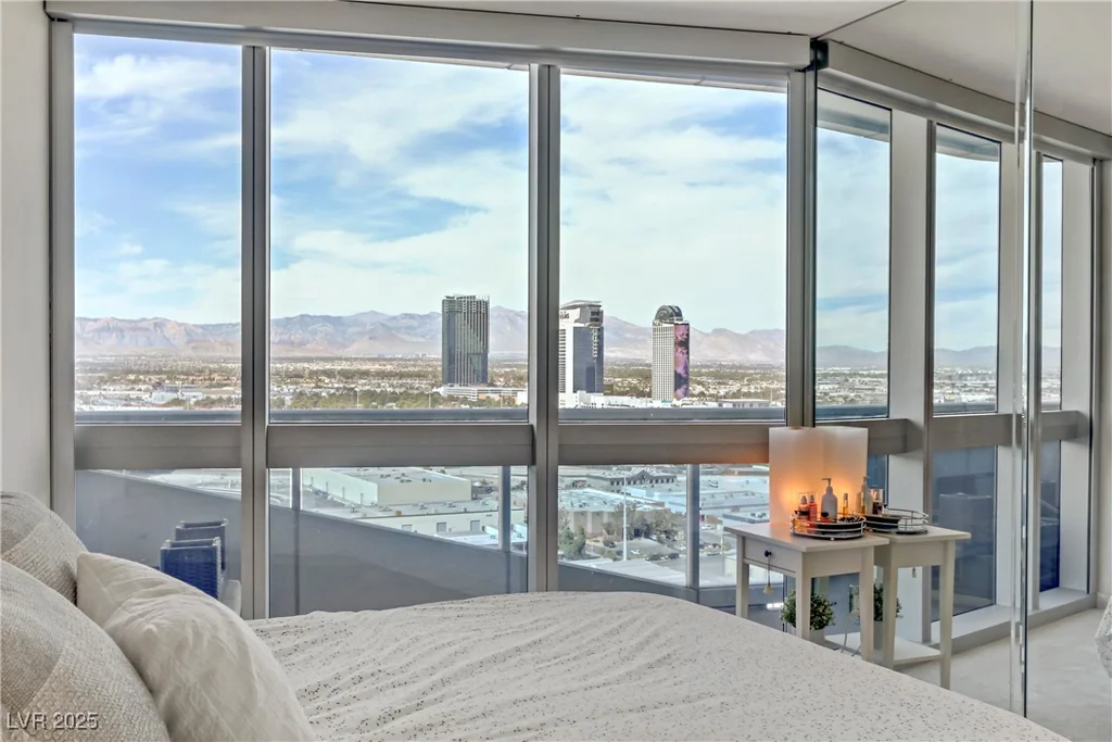 4471 Dean Martin, Las Vegas, NV 89103