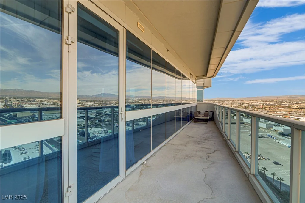 4471 Dean Martin, Las Vegas, NV 89103