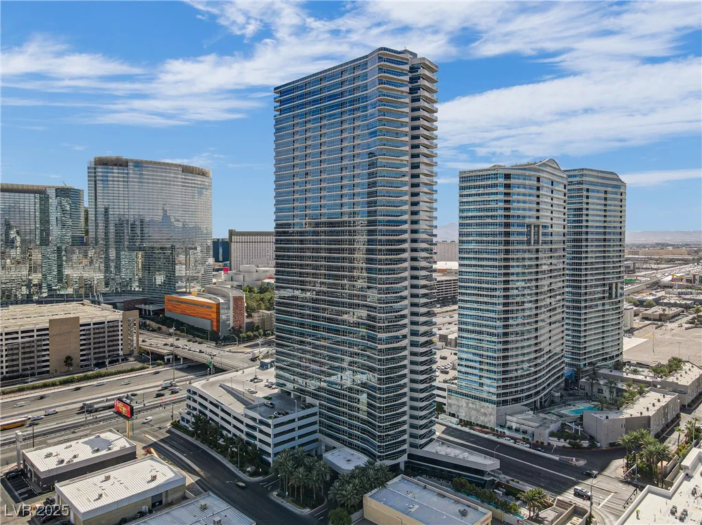 4471 Dean Martin, Las Vegas, NV 89103