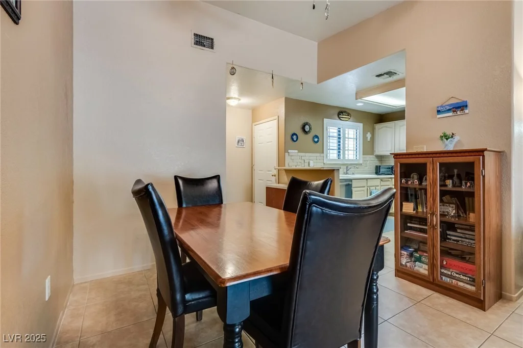 2851 Valley View, Las Vegas, NV 89102