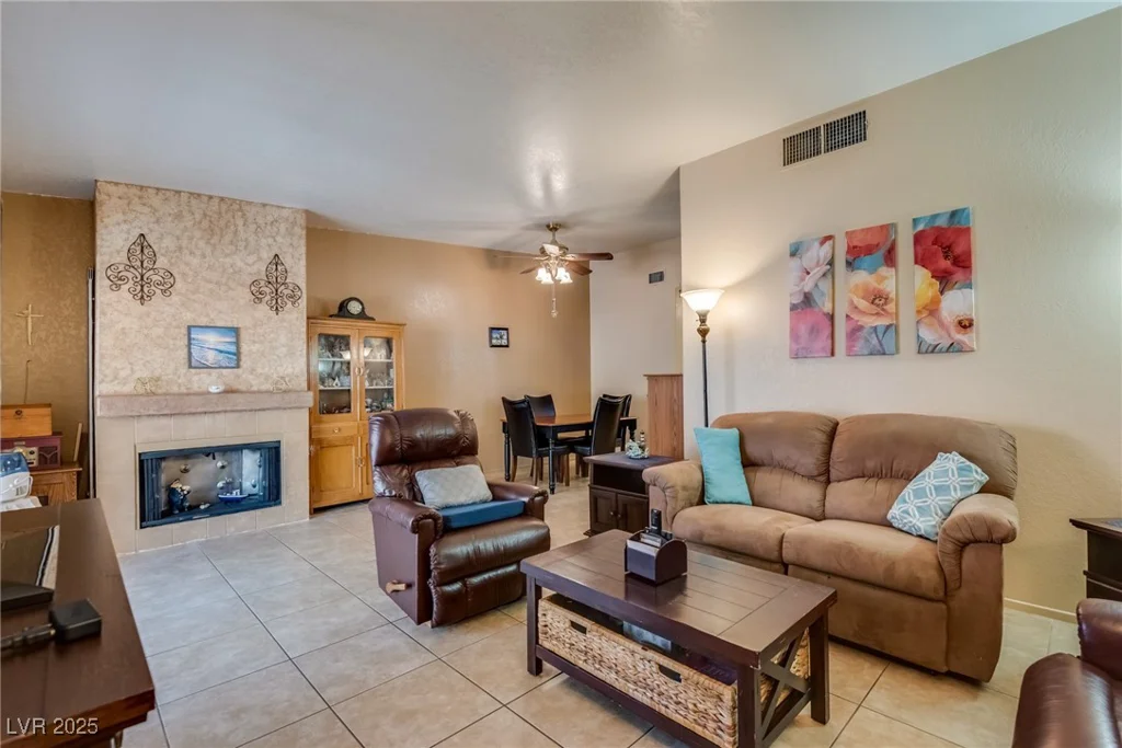 2851 Valley View, Las Vegas, NV 89102