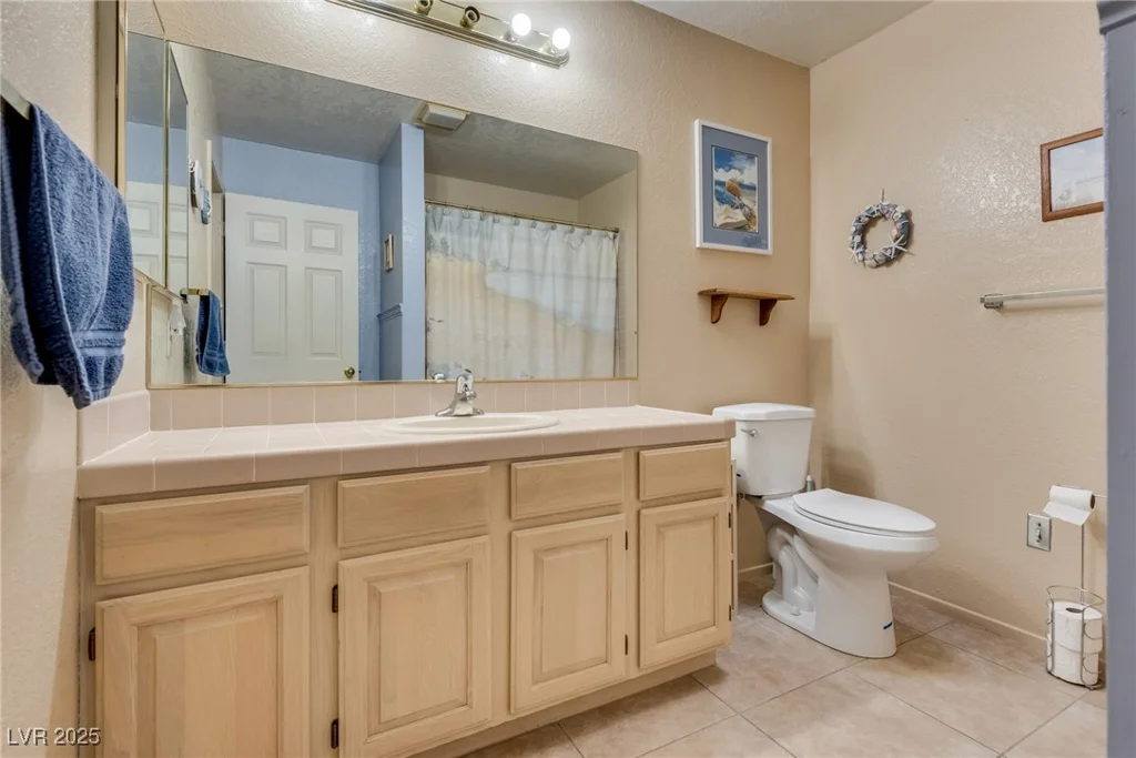 2851 Valley View, Las Vegas, NV 89102