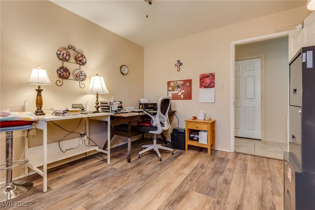 2851 Valley View, Las Vegas, NV 89102