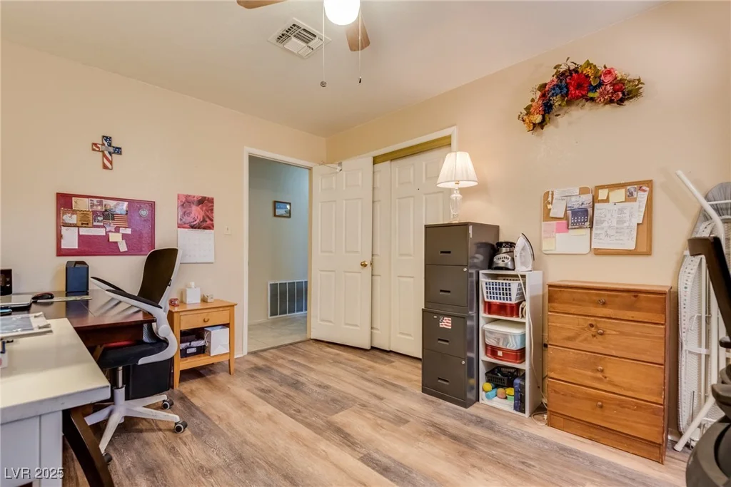 2851 Valley View, Las Vegas, NV 89102