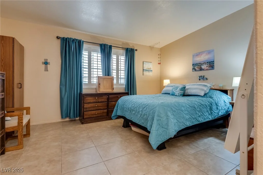 2851 Valley View, Las Vegas, NV 89102