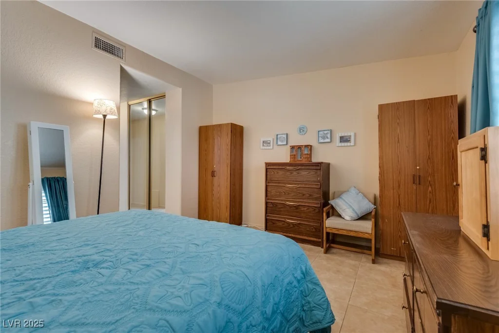 2851 Valley View, Las Vegas, NV 89102