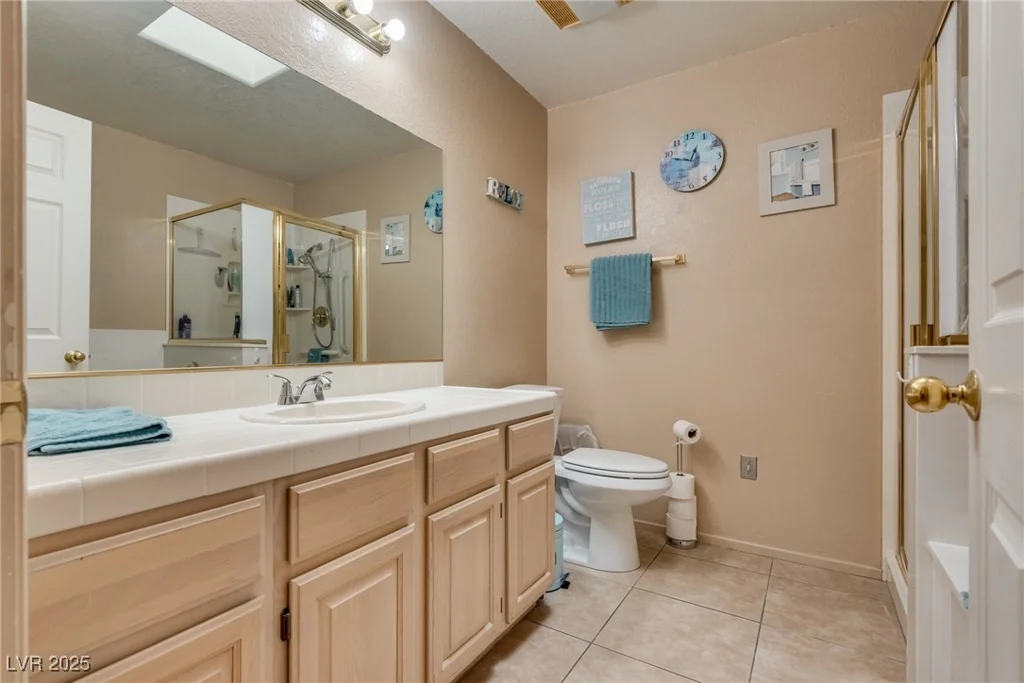 2851 Valley View, Las Vegas, NV 89102