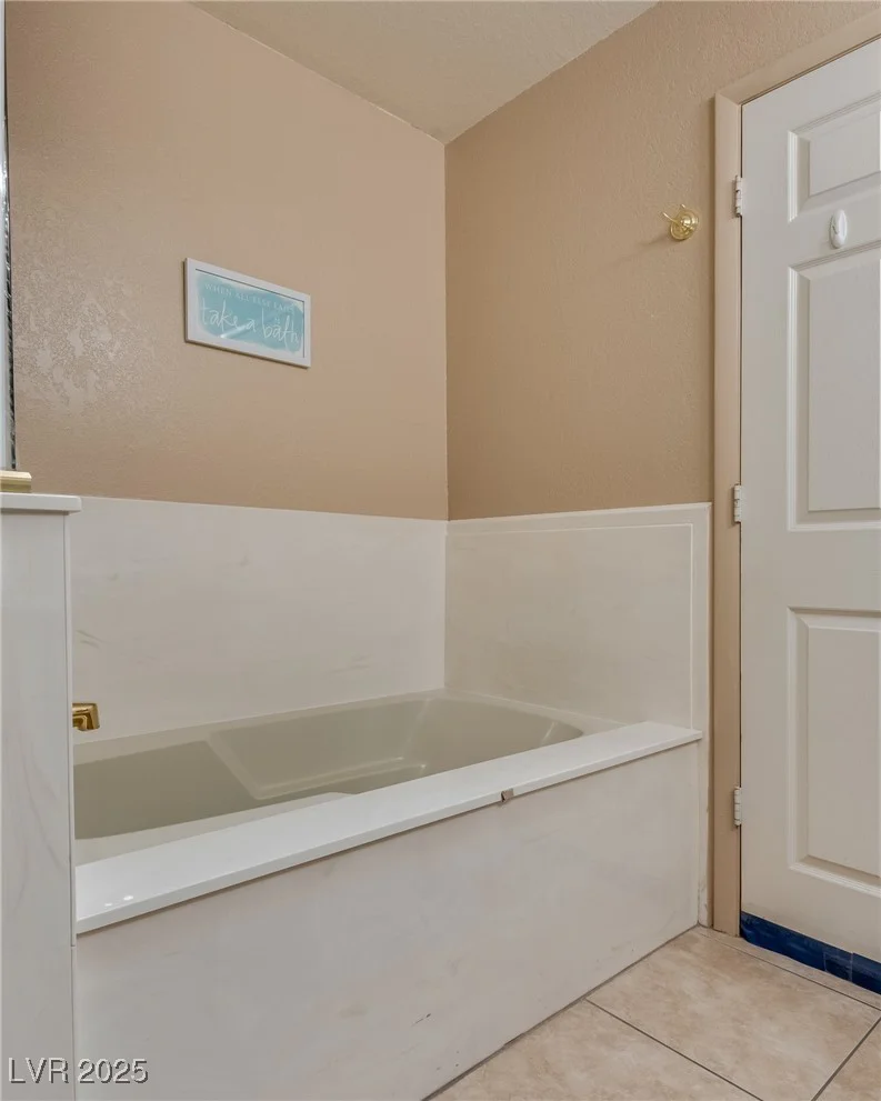 2851 Valley View, Las Vegas, NV 89102