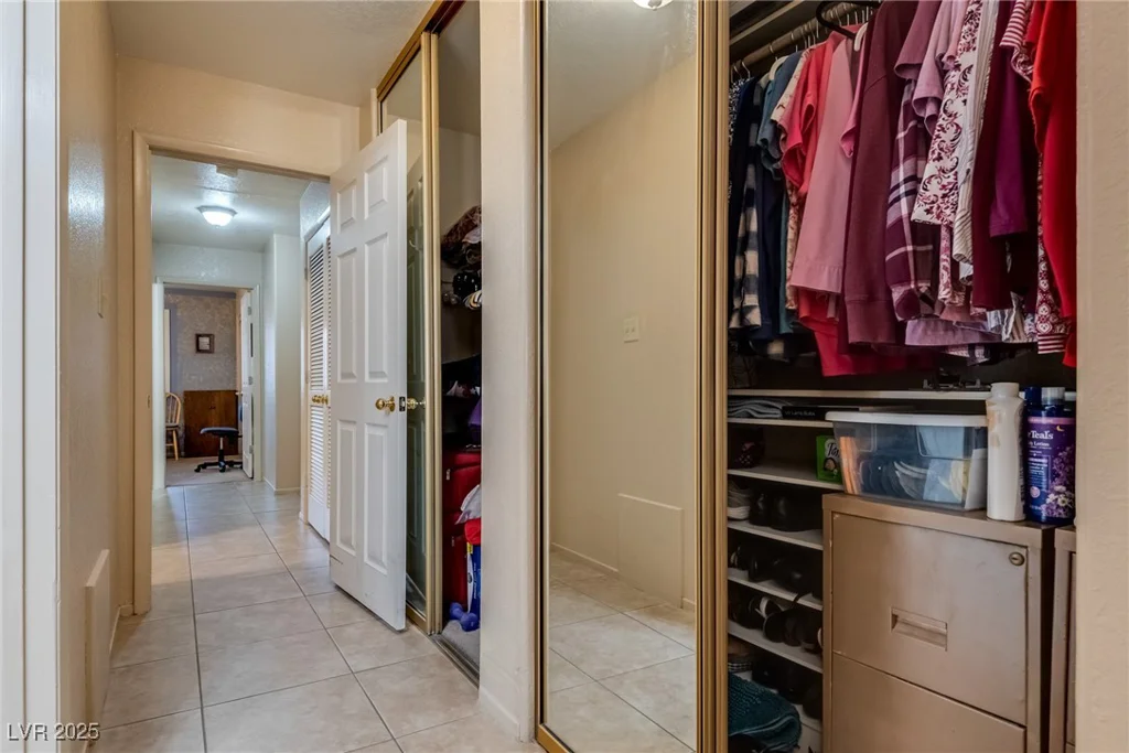 2851 Valley View, Las Vegas, NV 89102