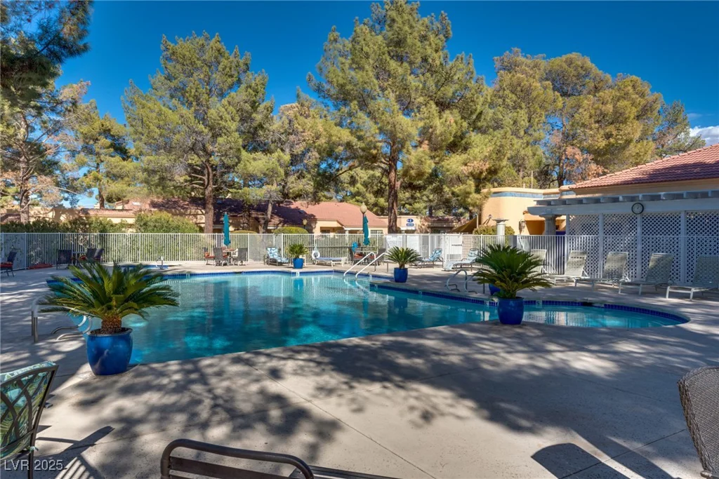 2851 Valley View, Las Vegas, NV 89102