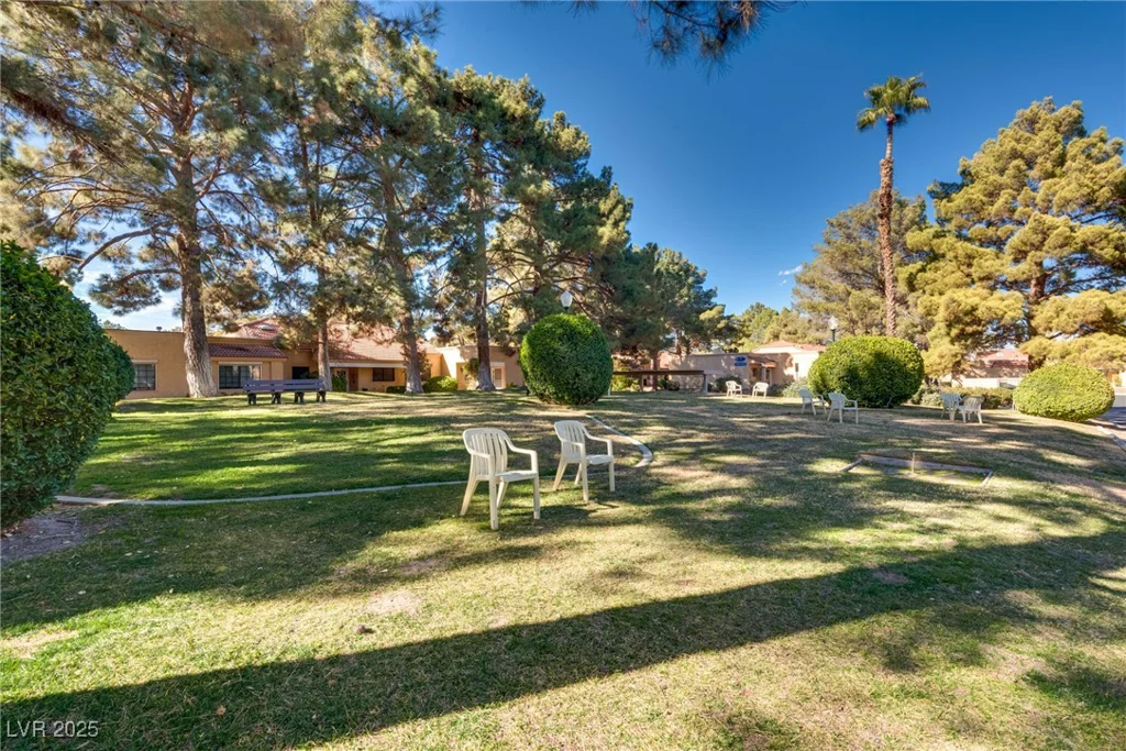 2851 Valley View, Las Vegas, NV 89102