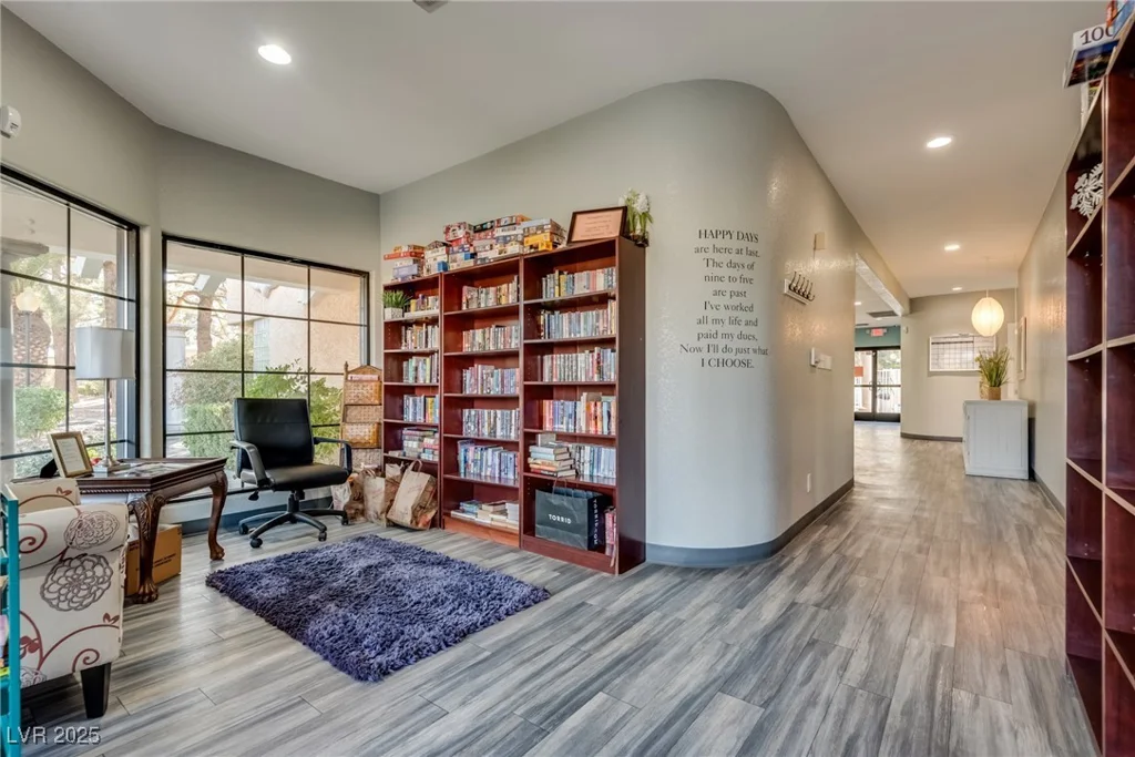 2851 Valley View, Las Vegas, NV 89102