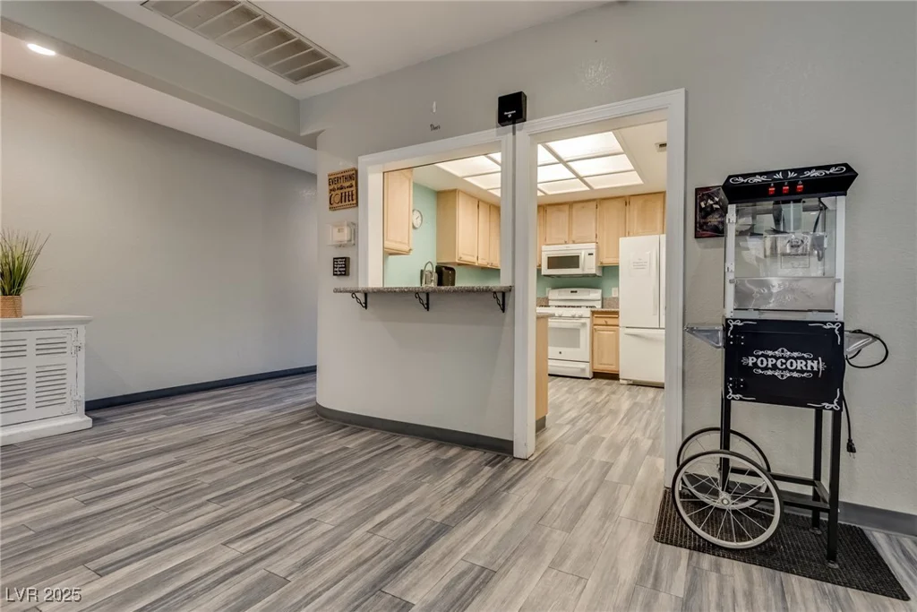 2851 Valley View, Las Vegas, NV 89102