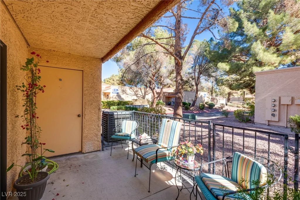 2851 Valley View, Las Vegas, NV 89102