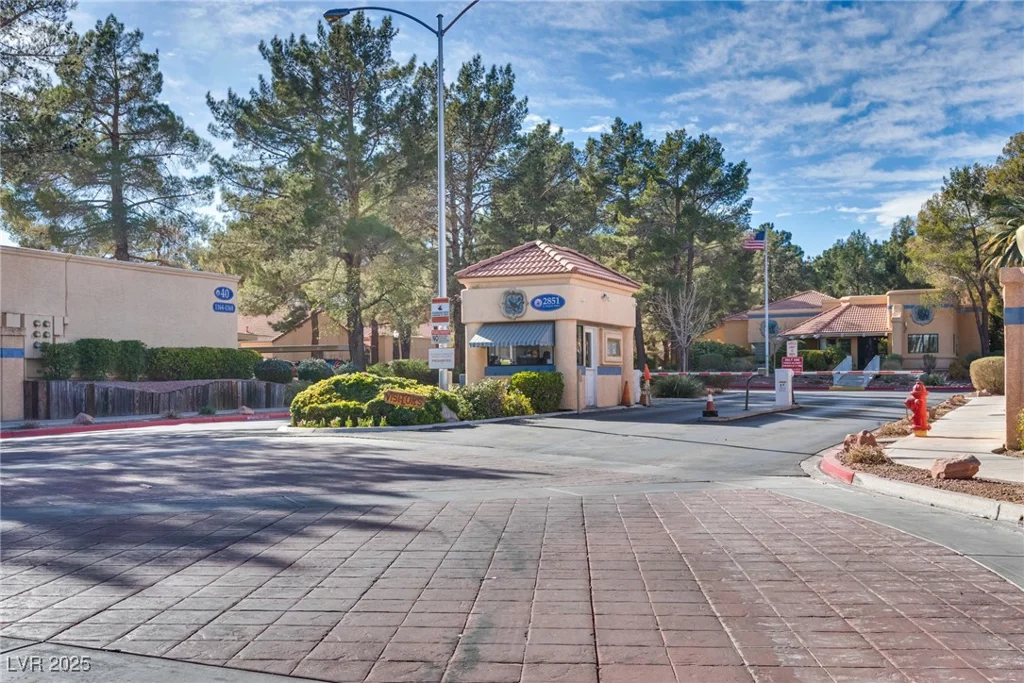 2851 Valley View, Las Vegas, NV 89102