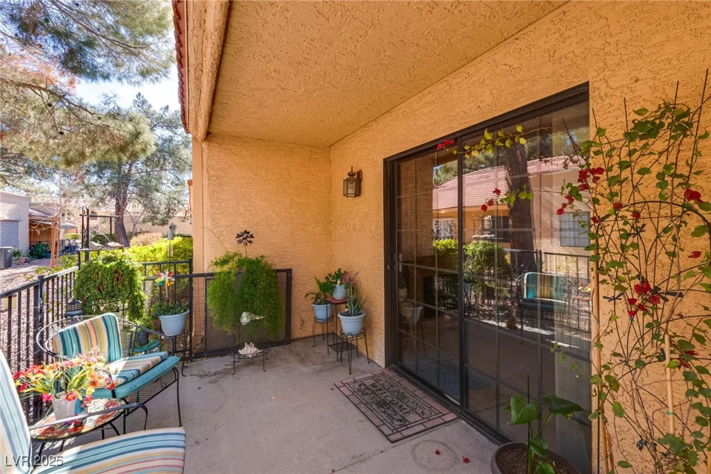 2851 Valley View, Las Vegas, NV 89102