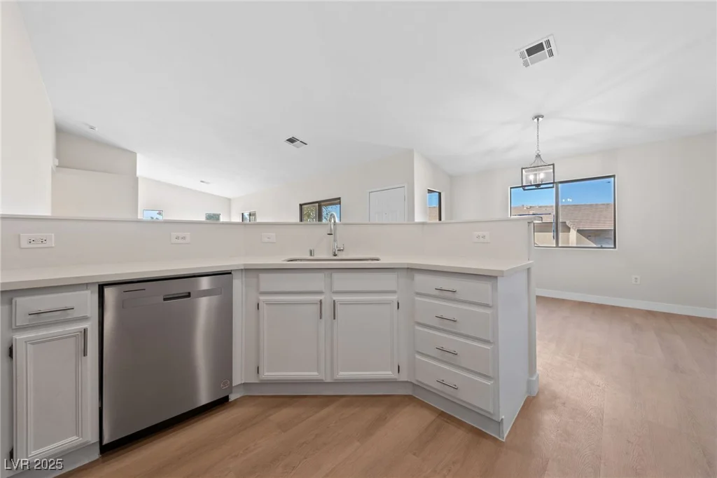 2050 Los Feliz, Las Vegas, NV 89156