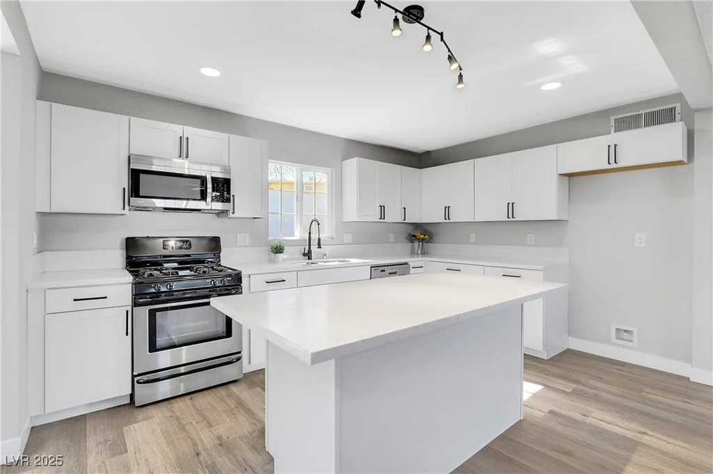139 Ivy, Henderson, NV 89015