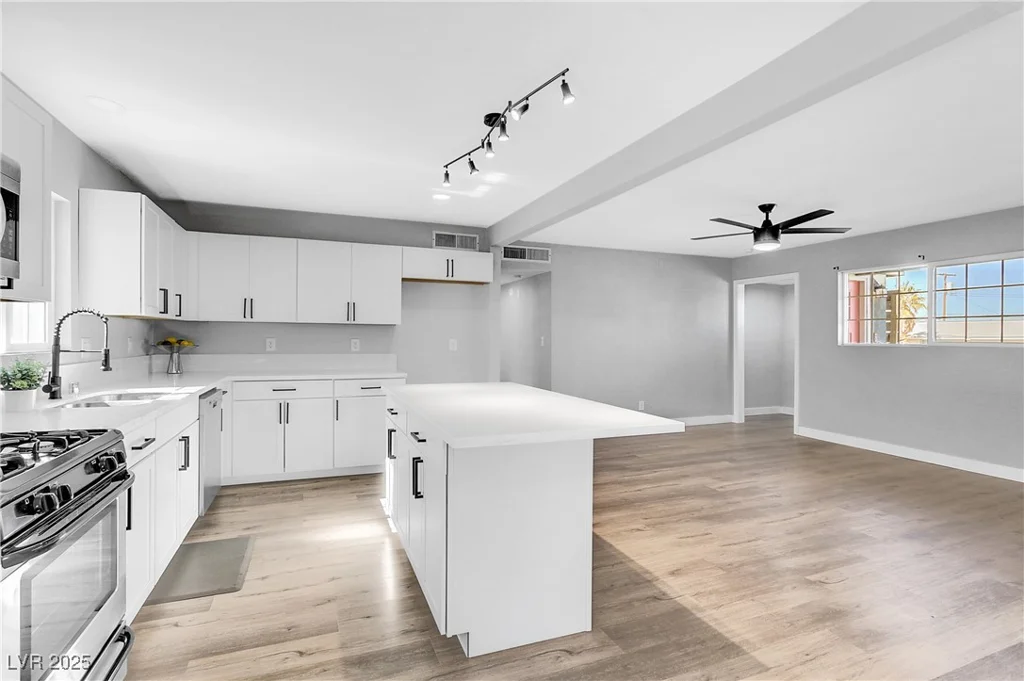 139 Ivy, Henderson, NV 89015