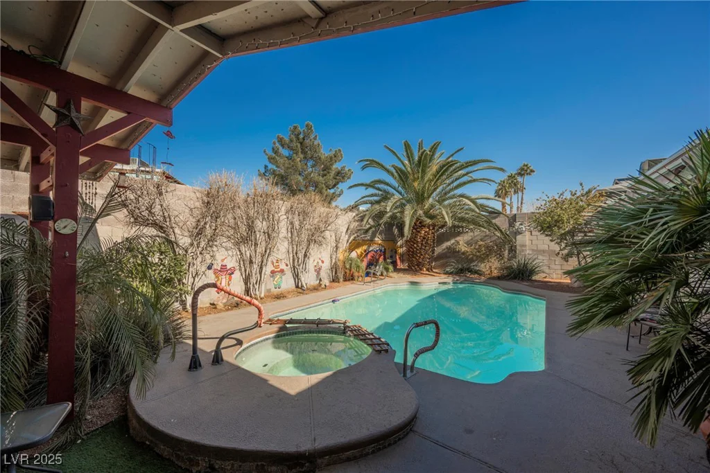 6232 Lanning, Las Vegas, NV 89108