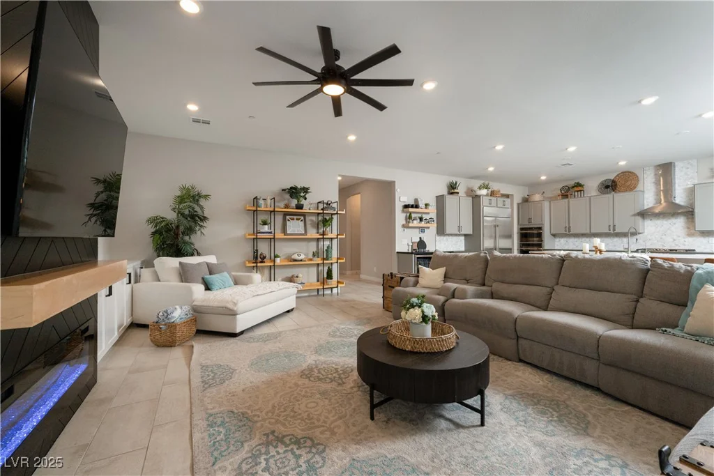 11885 Grassy Plain, Las Vegas, NV 89138