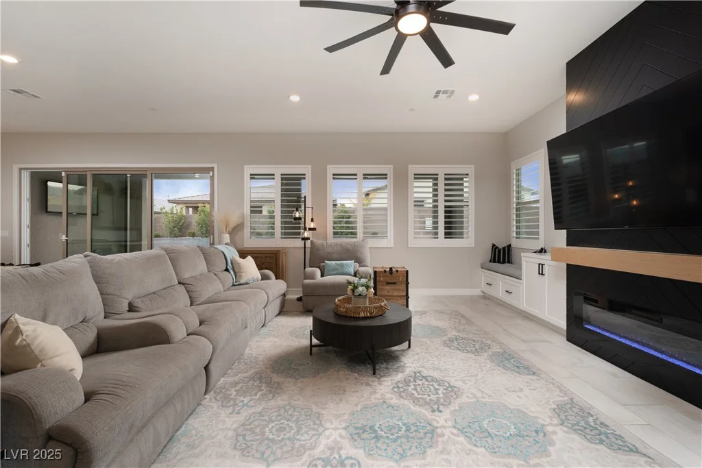 11885 Grassy Plain, Las Vegas, NV 89138