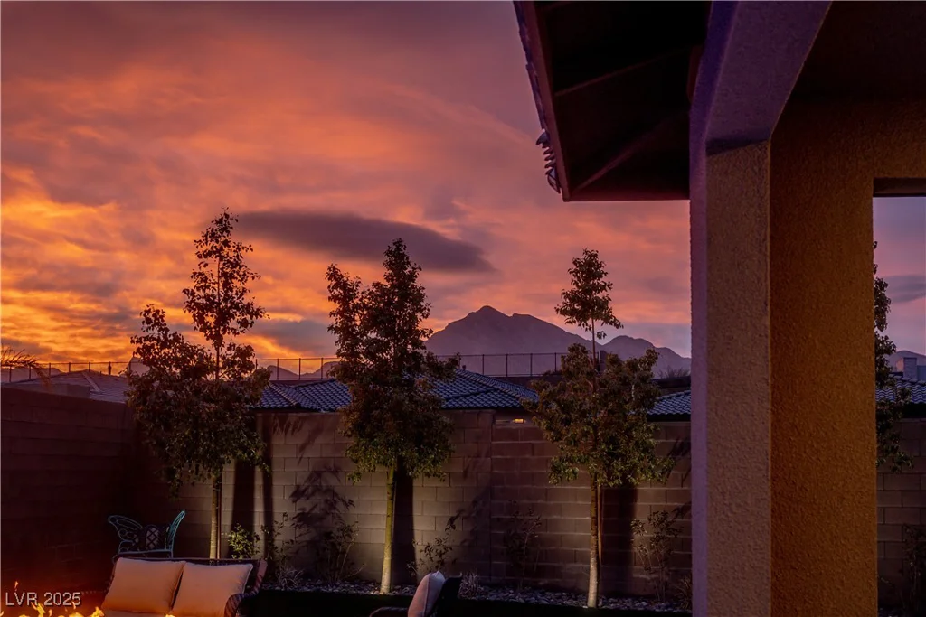 11885 Grassy Plain, Las Vegas, NV 89138
