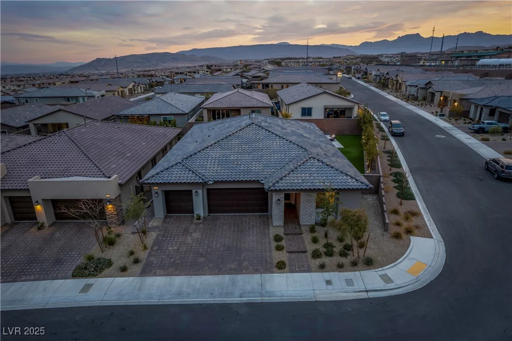 11885 Grassy Plain, Las Vegas, NV 89138