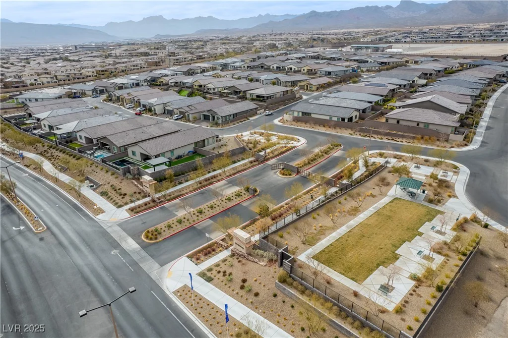 11885 Grassy Plain, Las Vegas, NV 89138