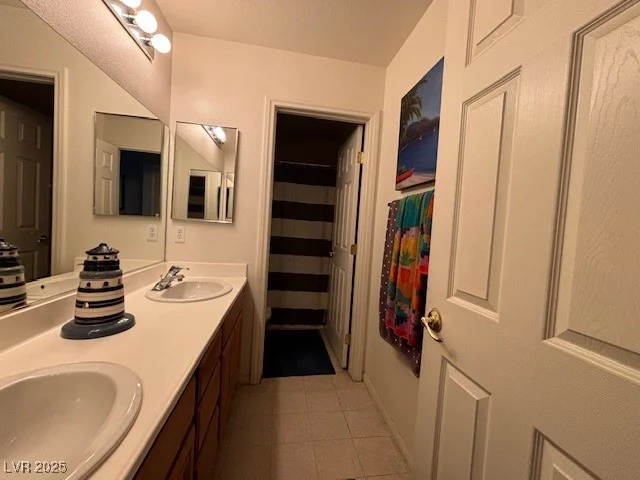 7511 Shadow Estates, Las Vegas, NV 89113