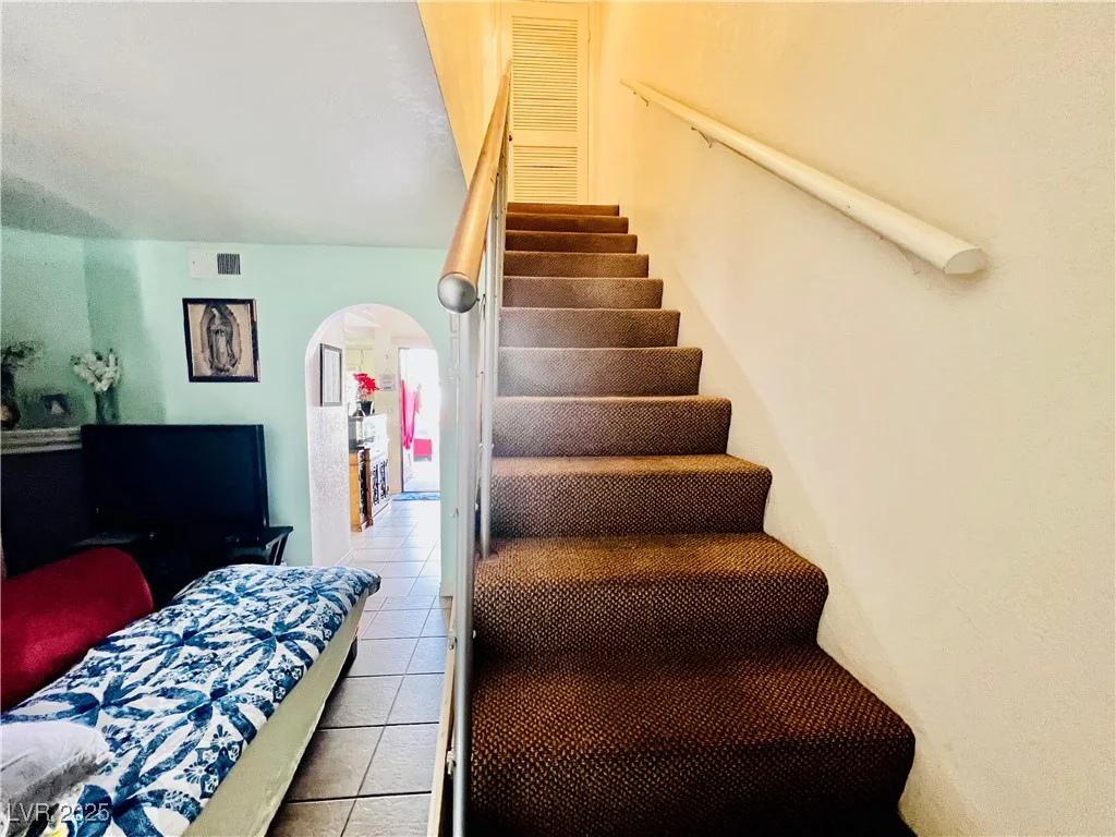 5266 Lisagayle, Las Vegas, NV 89103