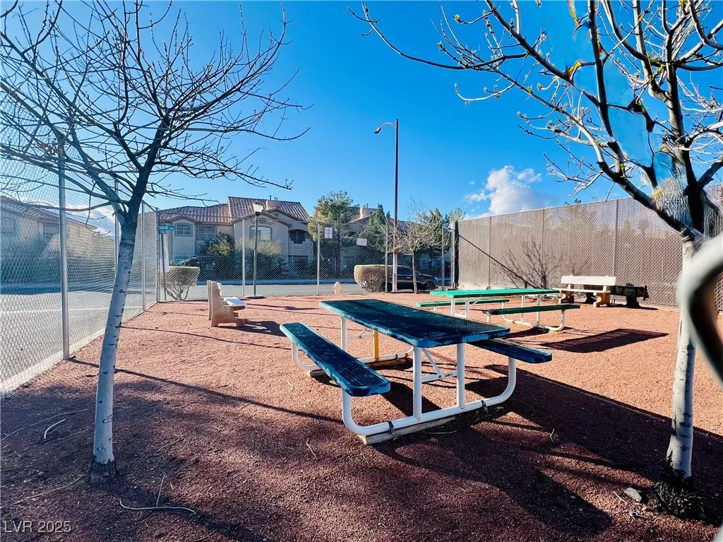 5266 Lisagayle, Las Vegas, NV 89103